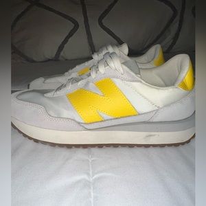 New balance sneakers size 9